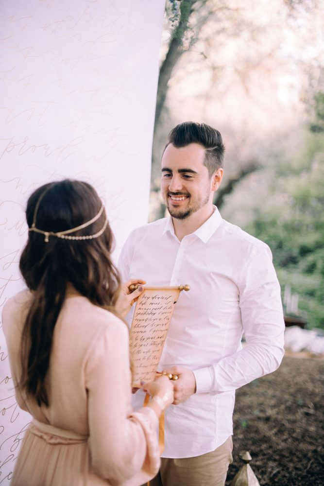 ceremony bohemian wedding boho dress style decor ideas backdrop vow renewal