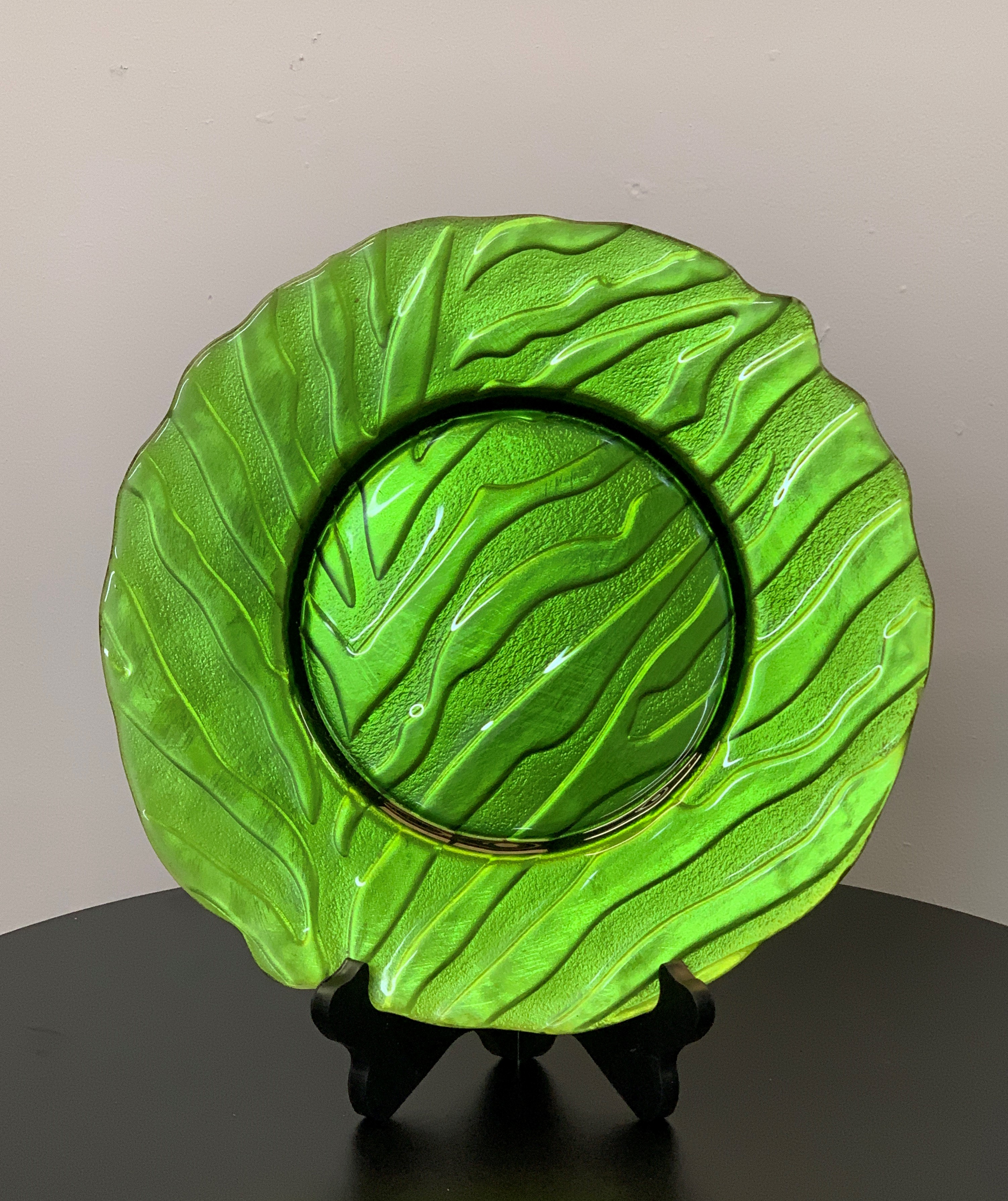 GLASS-CHARGER-PLATE-GREEN-1.jpg