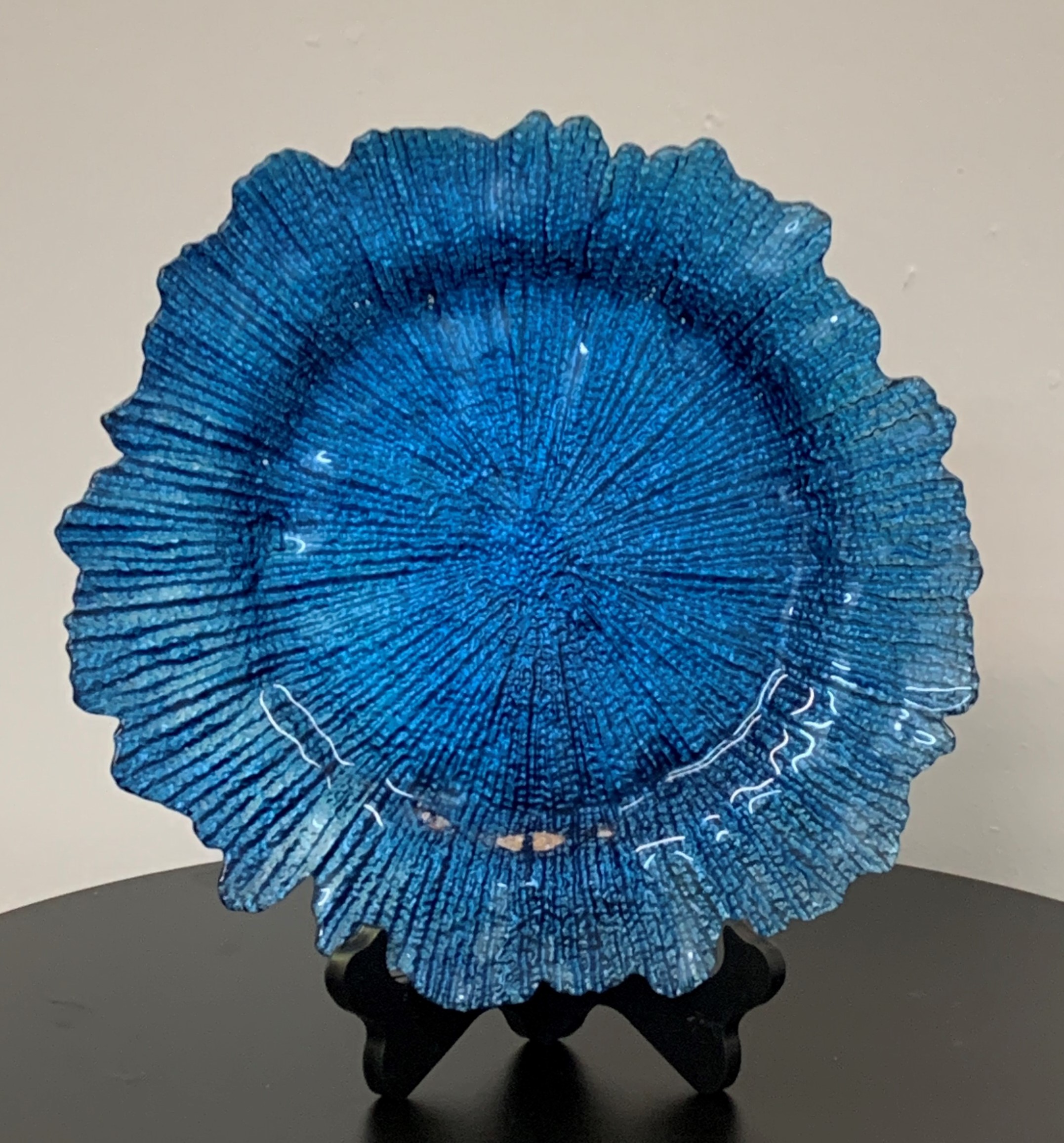GLASS-CHARGER-PLATE-SPONGE-BLUE-1.jpg