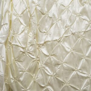 IVORY PUCKER  TABLECLOTH