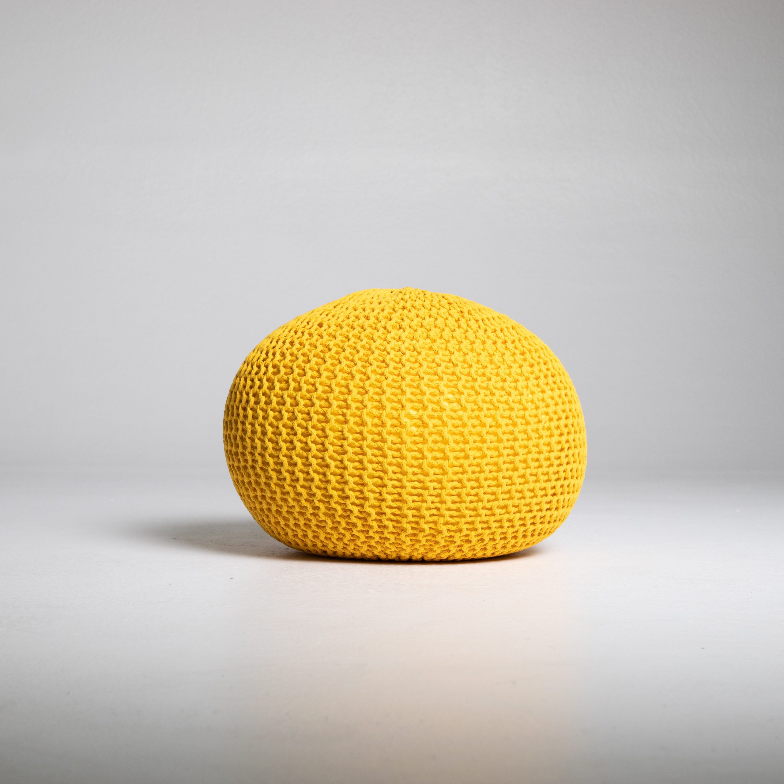 YellowRoundPouf