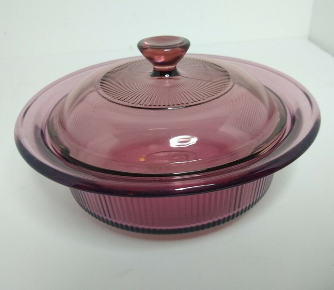 PyrexCranberryRoundBowlLid01-7in