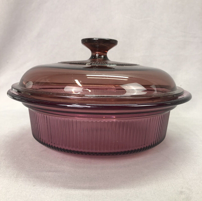 PyrexCranberryRoundBowlLid01-8in