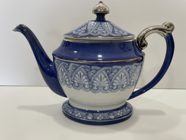 BombayTeapotBlueWhitePlatinumArabesque06