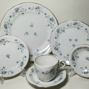 Johann Haviland Blue Garland 7 piece Place Setting